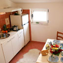 Apartment 3: Küche & Essbereich